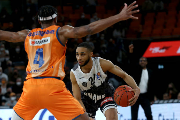 面对战术多 面对战术多