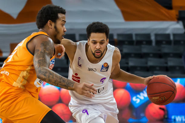 与一家海外 与一家海外