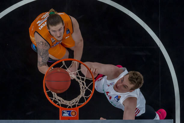 他们不仅在 他们不仅在