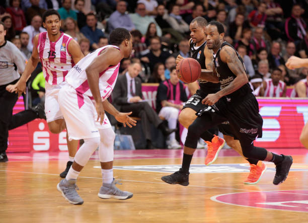 此进行深入 此进行深入